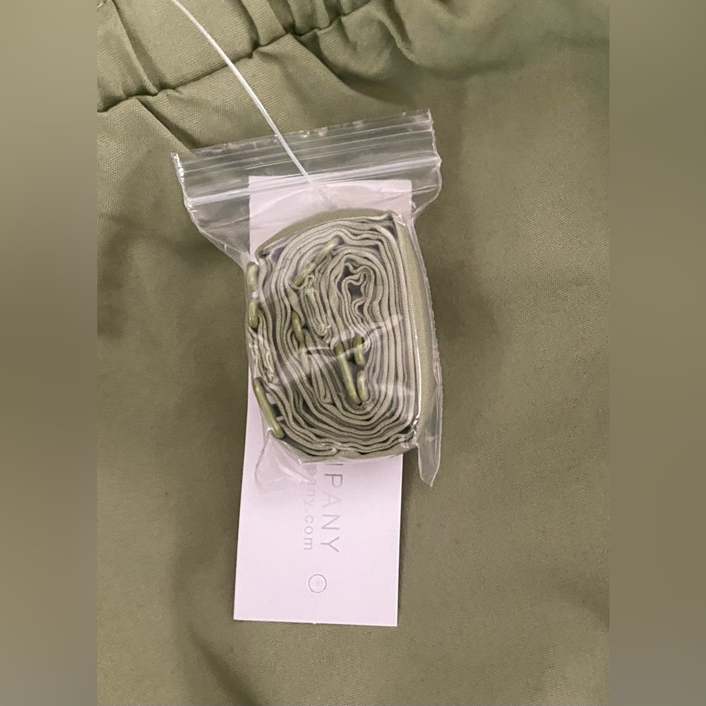 New York & Company - Off-The-Shoulder Poplin Balloon Dress (NWT) - Picture 5 of 8